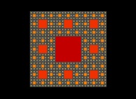 Le tapis de Sierpinski s'obtient en partant d'un carré que l'on découpe en 3x3 petits carrés, puis en supprimant celui qui est au centre et enfin en itérant ce processus indéfiniment (5 fois sur cette image). L'objet obtenu a une dimension fractale égale à log(8)/log(3)=1.8927... 